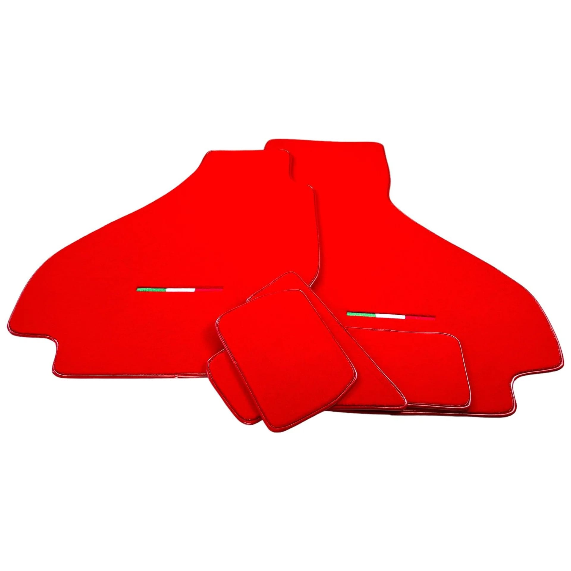 Ferrari 512 TR maßgeschneiderte Fußmatten, hochwertiges Material, präzise Passform, lebendiges Rot für luxuriöse Innenräume.