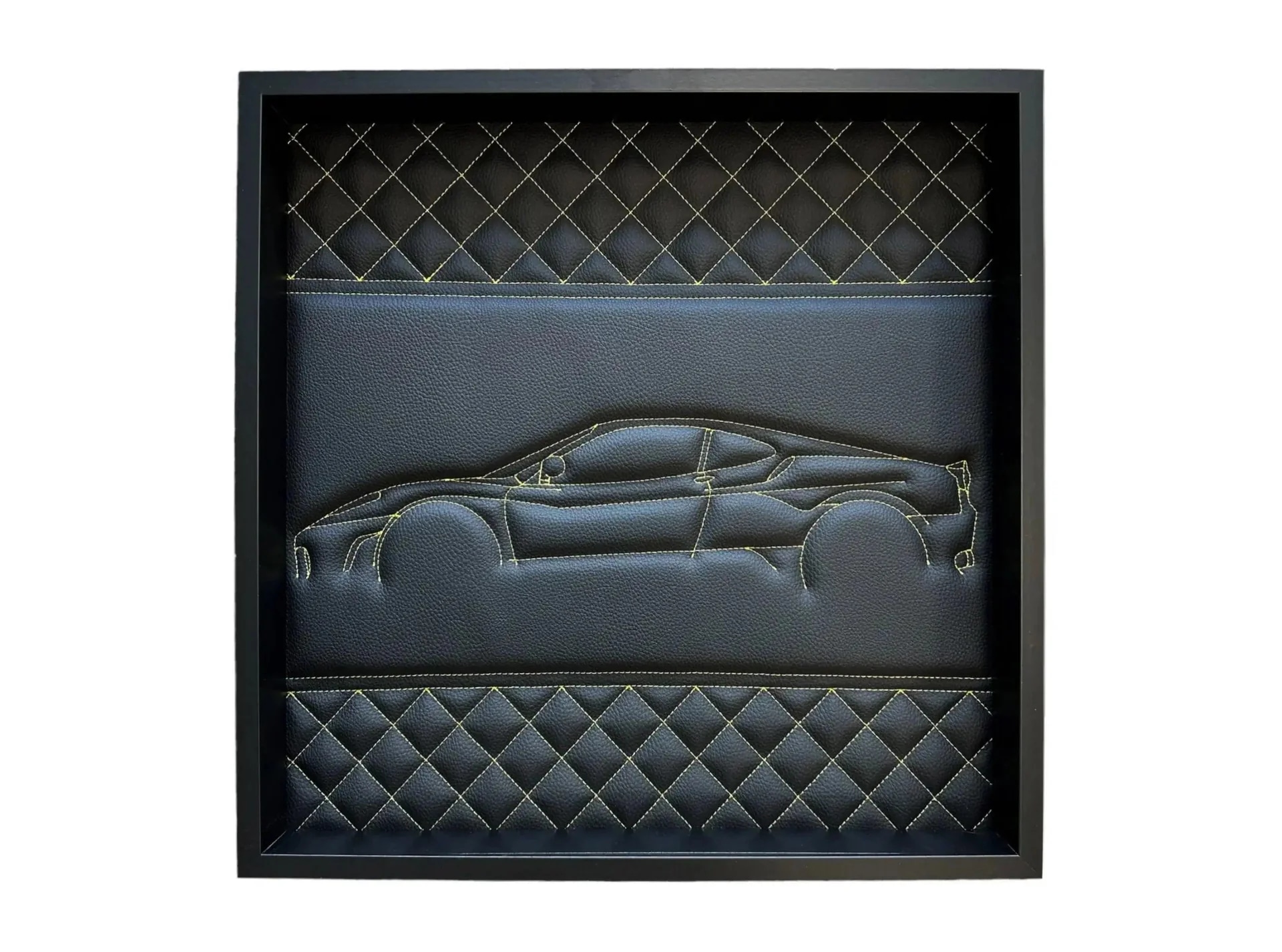 Tappetino su misura Ferrari 458, materiale di alta qualità, con vestibilità precisa e design trapuntato elegante.